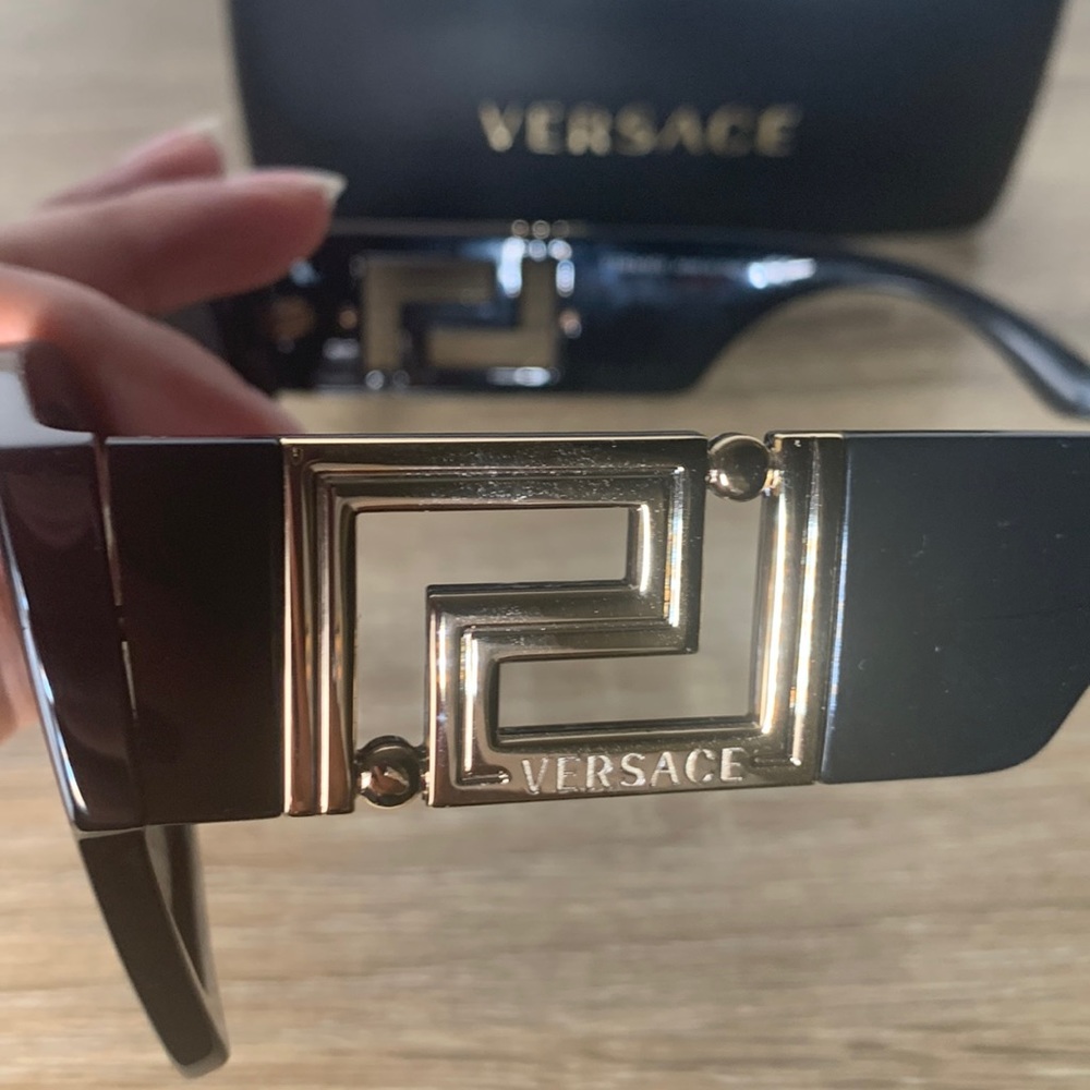 Versace SUNGLASSES 😎 (Authentic ) - Picture 12 of 17